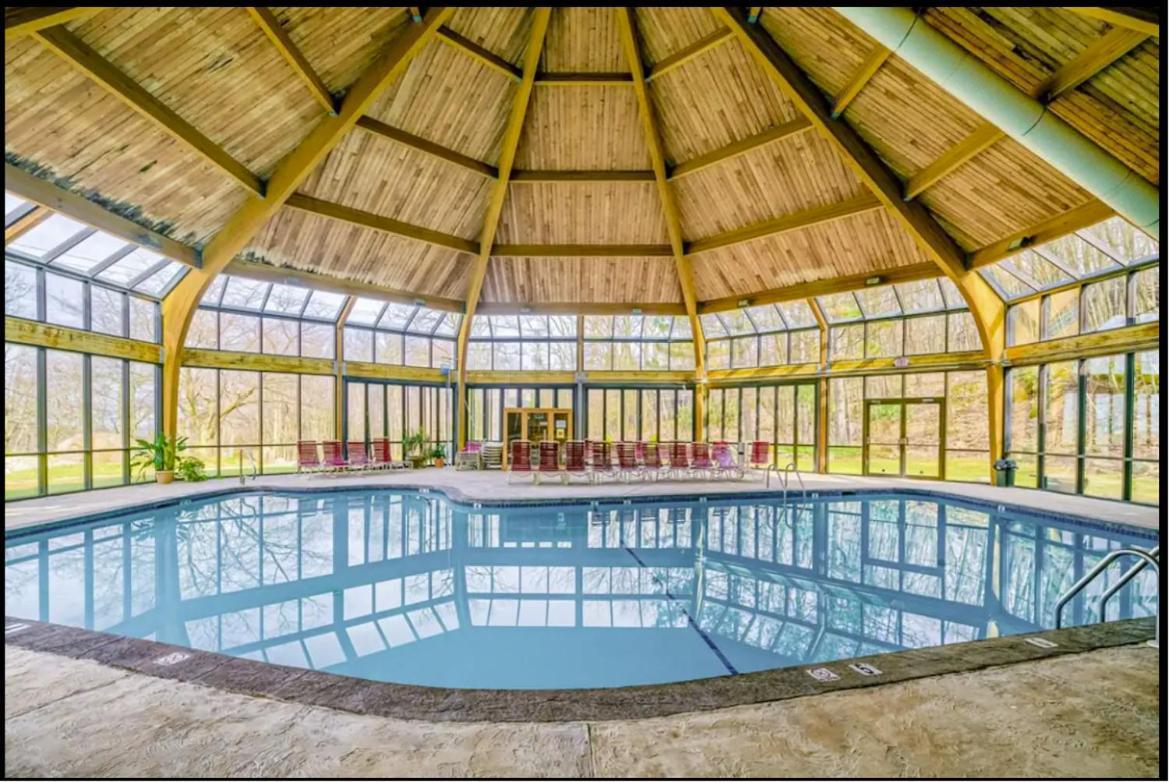 Aquatopia Waterpark-Pool-Tennis-Paintball- Zipline 127 Tannersville Exterior photo